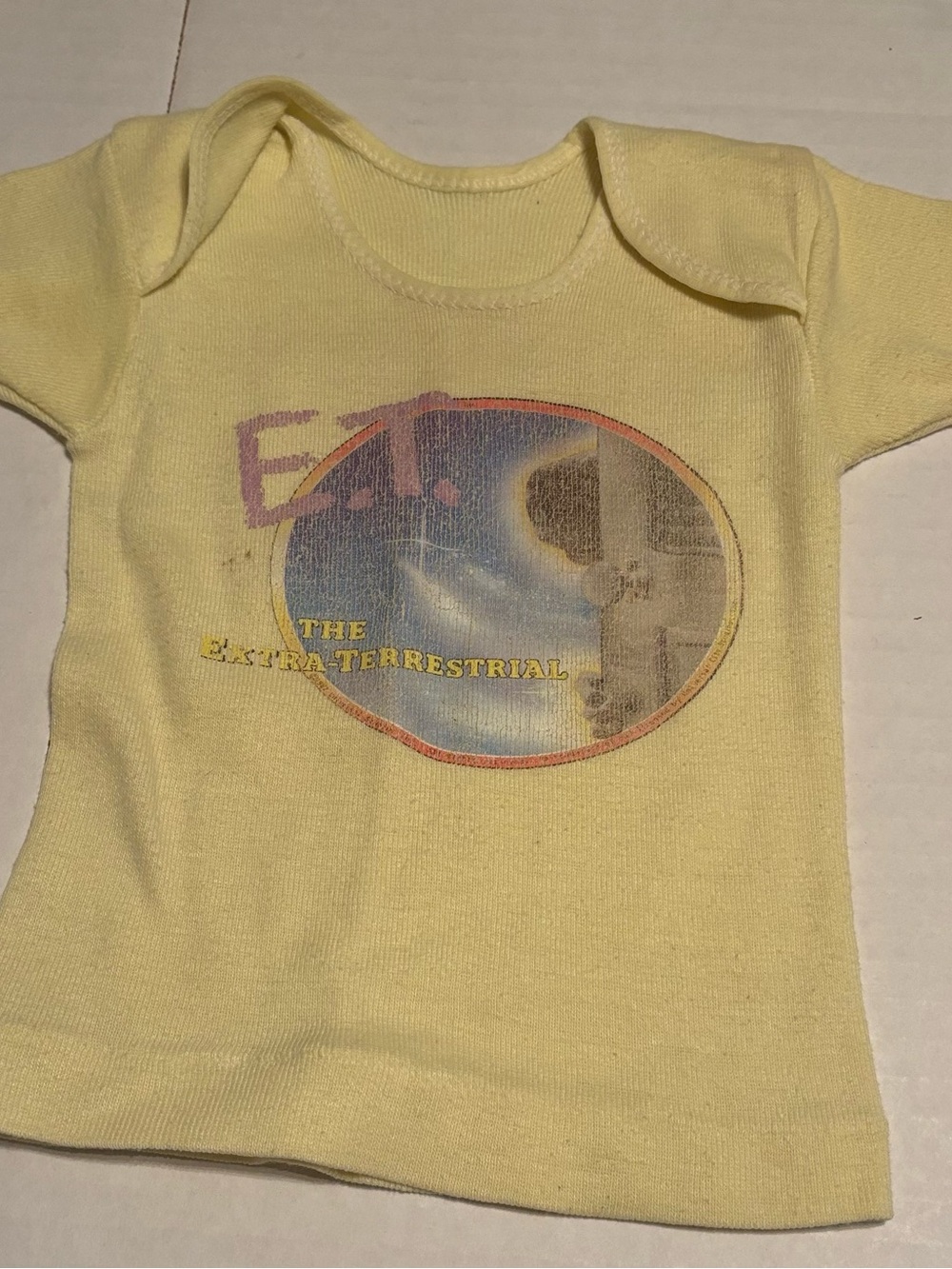 Vintage 1980s Yellow infants Graphic Tee - The Extra-Terrestrial